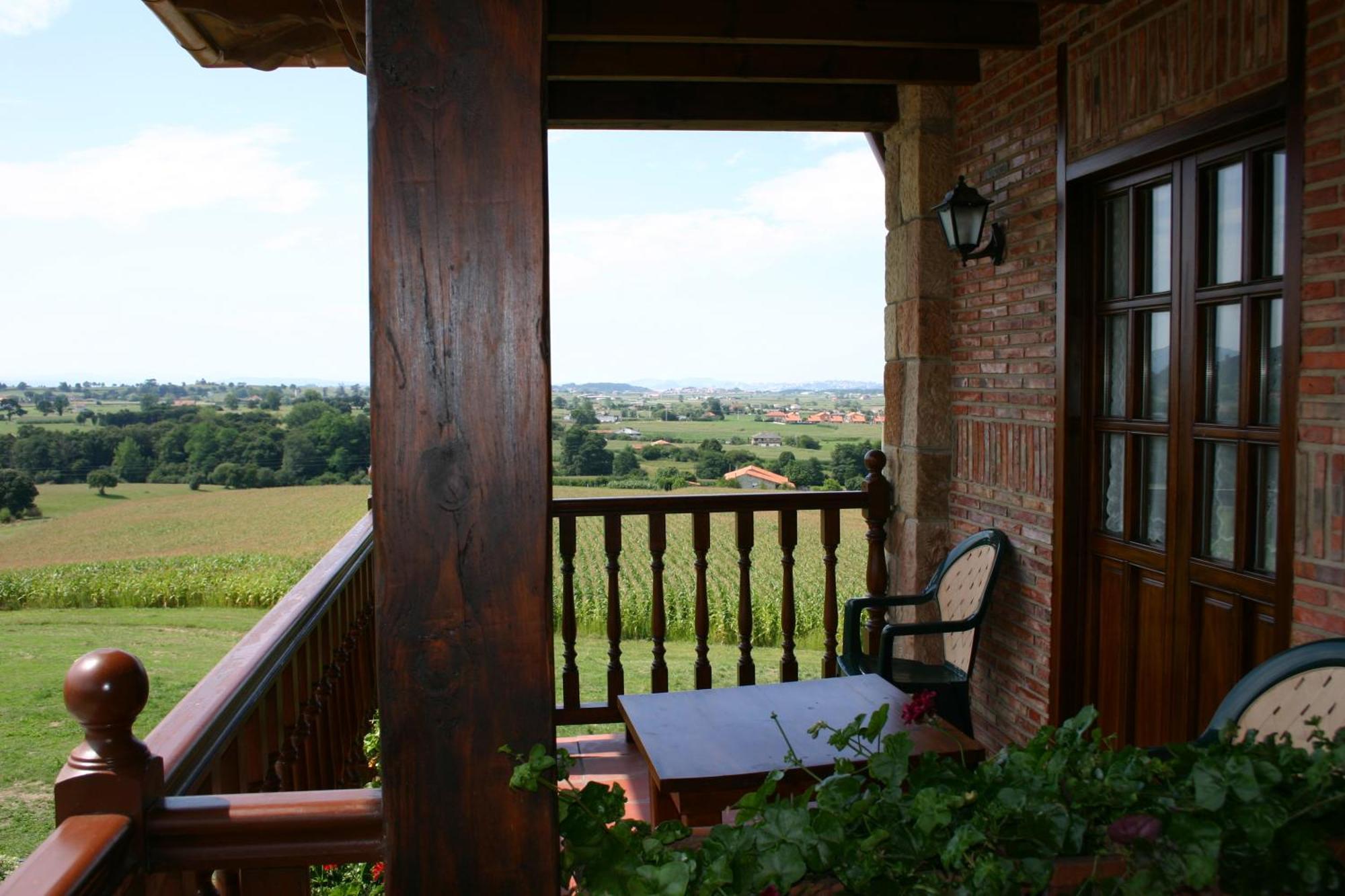 Habitaciones Y Estudios- Hotel "Posada De Cantabria El Solar" - Cenas Y Gintonic- Bar -Terraza Panoramica Galizano Exterior foto
